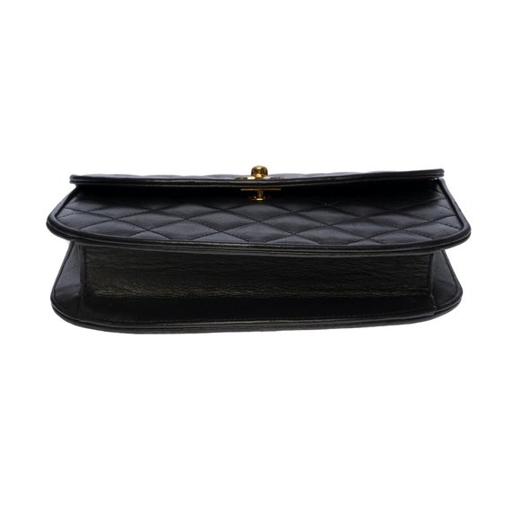 Chanel Classic flap shoulder bag in black quilted leather - Picture 9 of 12